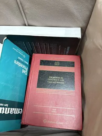 law school textbooks 1L contracts torts con law
