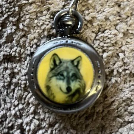 pocket watch grey wolf quartz engraved
