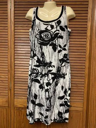 black and white knit dress size 10
